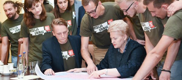 Президент Литвы Даля Грибаускайте встретилась с командой Миссии Сибирь - 2016 Президент Литвы Даля Грибаускайте встретилась с командой Миссии Сибирь - 2016 - Sputnik Lietuva