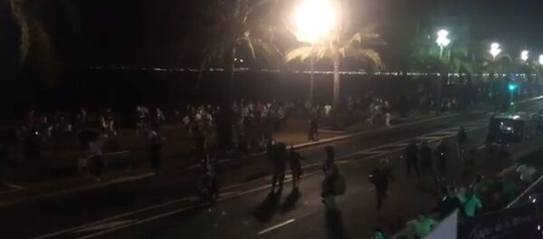 Первые минуты после теракта в Ницце. Съемка очевидцев Первые минуты после теракта в Ницце. Съемка очевидцев - Sputnik Литва