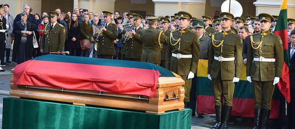 Церемония прощания и захоронения останков Адольфаса Раманаускаса-Ванагаса в Вильнюсе, архивное фото - Sputnik Литва