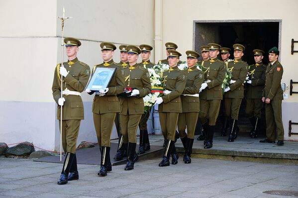 Церемония прощания и захоронения останков Адольфаса Раманаускаса (Ванагаса) в Вильнюсе - Sputnik Литва