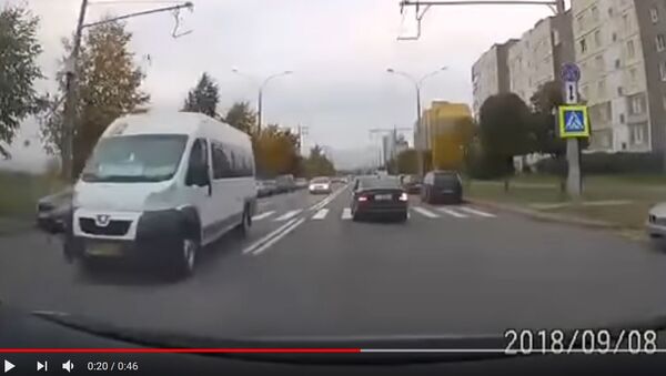 Minske mikroautobusas partrenkė merginą pėsčiųjų perėjoje - Sputnik Lietuva