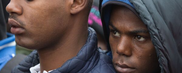 Закрытие стихийного лагеря беженцев в Кале - Sputnik Lietuva