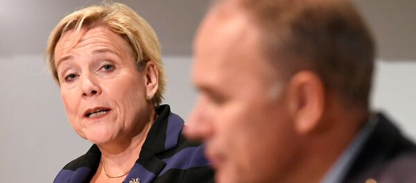 Министр обороны Нидерландов Анк Бейлевелд на прессконференции Министерства обороны и службы военной разведки и безопасности Нидерландов в Гааге - Sputnik Литва