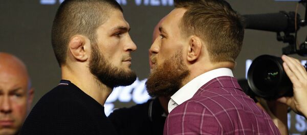 Хабиб Нурмагомедов (слева) и Конор Макгрегор - Sputnik Литва