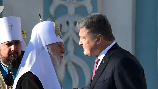 Президент Украины Петр Порошенко и митрополит Филарет, 14 октября 2018 года - Sputnik Литва