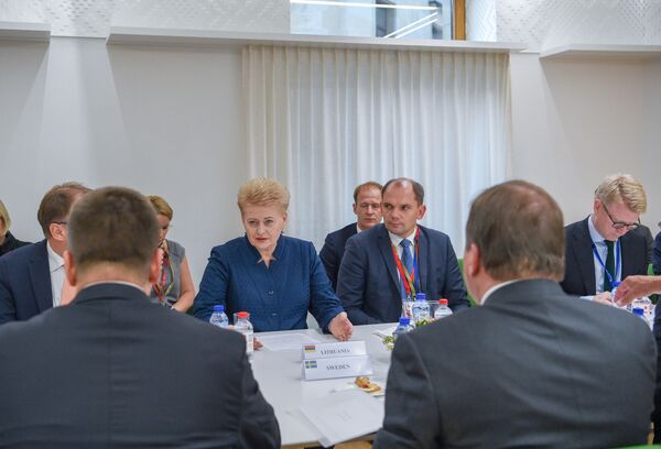 Президент Литвы не ждет прорыва в переговорах по Brexit - Sputnik Литва