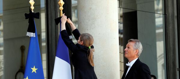 Во Франции объявлен трехдневный траур в связи с терактом в Нице Во Франции объявлен трехдневный траур в связи с терактом в Нице - Sputnik Lietuva