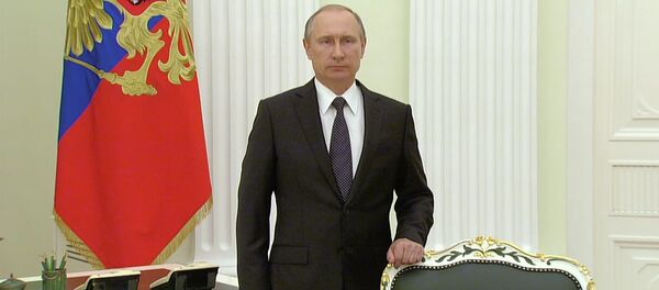 Обращение Путина к Олланду и народу Франции в связи с терактом в Ницце Обращение Путина к Олланду и народу Франции в связи с терактом в Ницце - Sputnik Литва