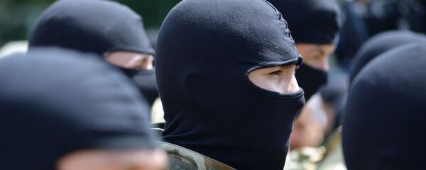 Новобранцы батальона Азов во время церемонии принятия присяги на Софийской площади в Киеве, архивное фото - Sputnik Литва