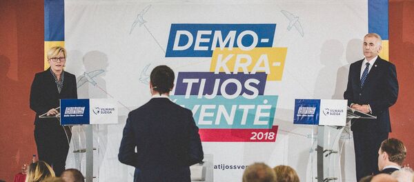 Дебаты Ингриды Шимоните и Вигаудаса Ушацкаса  - Sputnik Литва