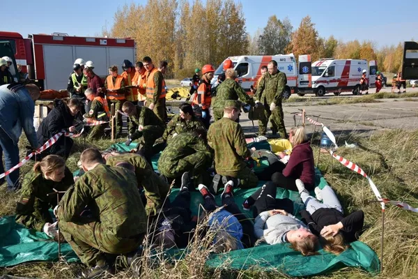 Šiauliuose kariai ir civiliai dalyvavo aviacinio incidento pratybose Šiauliuose kariai ir civiliai dalyvavo aviacinio incidento pratybose - Sputnik Lietuva