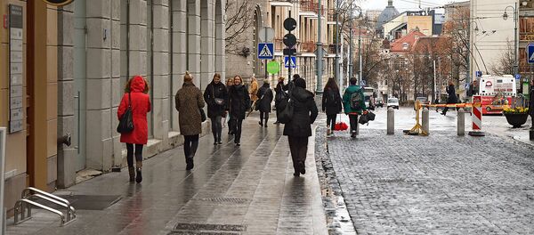 Вильнюс, улица Вильняус, октябрь, излюбленное место прогулок гостей столицы - Sputnik Литва