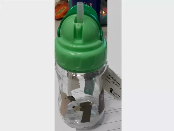 Į Lietuvos rinką pateko nesaugių plastikinių buteliukų ir gertuvių Į Lietuvos rinką pateko nesaugių plastikinių buteliukų ir gertuvių - Sputnik Lietuva