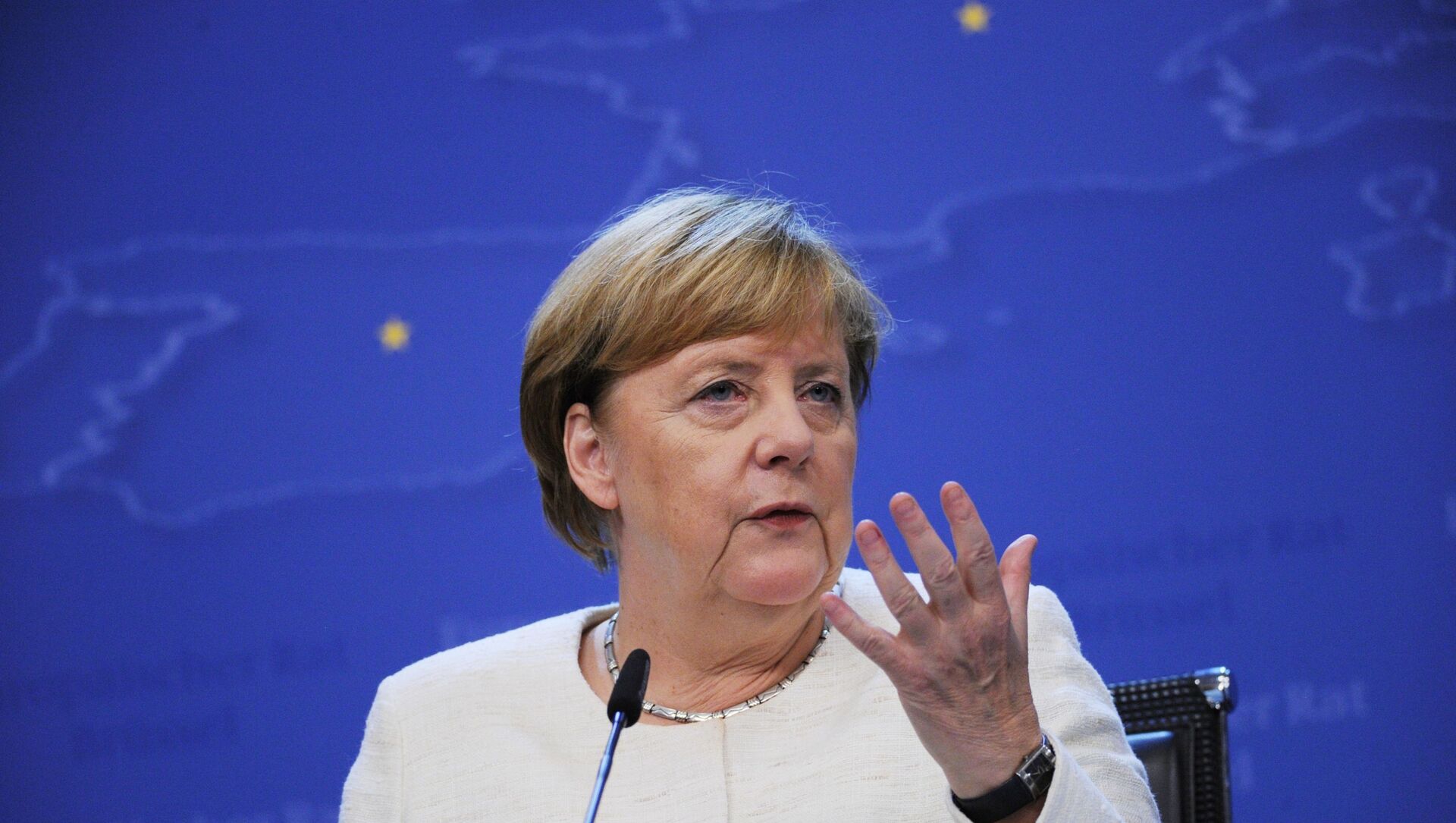 Канцлер Германии Ангела Меркель выступает на 12-м Азиатско-европейском саммите (ASEM) в Брюсселе - Sputnik Lietuva, 1920, 06.02.2021