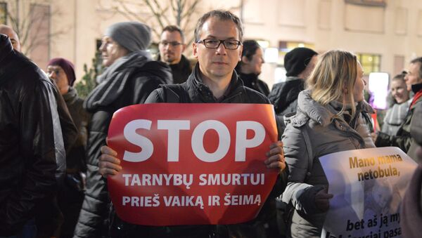  Митинг против ювенальной юстиции в Вильнюсе - Sputnik Lietuva