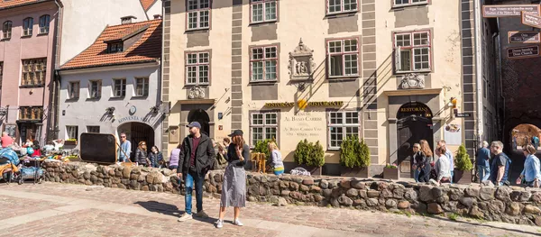 Рига, Старый город, прохожие Рига, Старый город, прохожие - Sputnik Литва