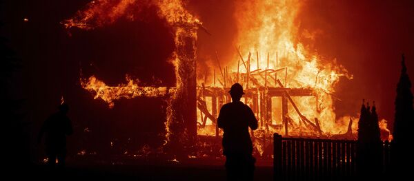 Gaisras Paradaiso mieste Kalifornijoje, 2018 metų lapkričio 8 dieną - Sputnik Lietuva