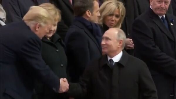 Путин с Трампом пожали руки - Sputnik Литва