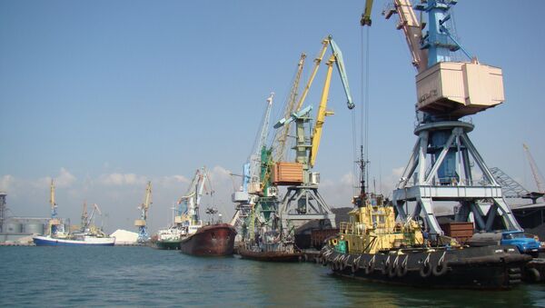 Бердянский морской торговый порт — расположен на побережье Азовского моря - Sputnik Lietuva