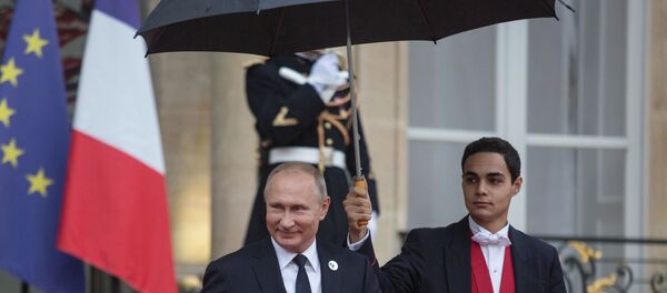 Рабочий визит президента РФ В. Путина во Францию Рабочий визит президента РФ В. Путина во Францию - Sputnik Lietuva