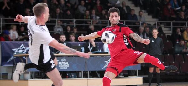 Игра Витиса со словенским Добовцем, 15 ноября 2018 года - Sputnik Литва