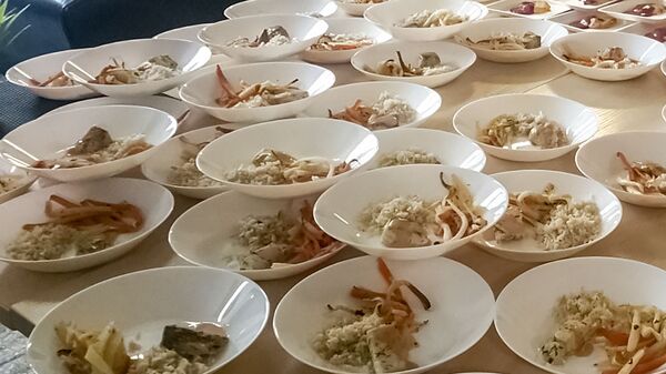 Блюдо из нового школьного меню - Sputnik Литва