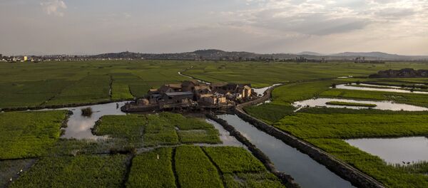 Вид на окраины столицы Мадагаскара Антананариву, 1 ноября 2018 года Вид на окраины столицы Мадагаскара Антананариву, 1 ноября 2018 года - Sputnik Литва