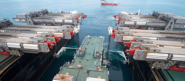 Работа судна-трубоукладчика Пиониринг Спирит в рамках прокладки газопровода Турецкий поток - Sputnik Литва