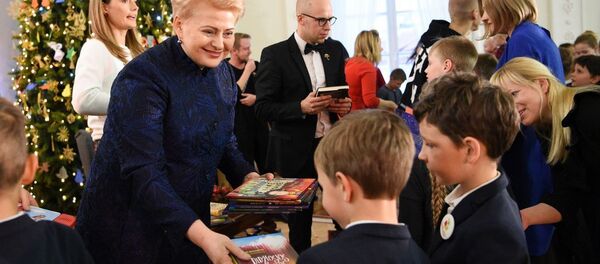 Lietuvos prezidentė paskelbė akcijos Knygų Kalėdos pradžią - Sputnik Lietuva