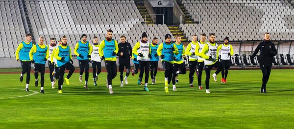 Тренировка сборной Литвы накануне встречи со сборной Сербии, стадион Партизан, Белград - Sputnik Литва