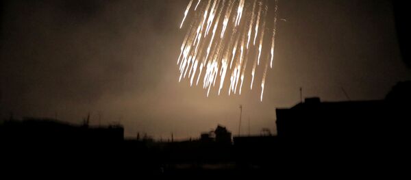 Бомбардировка снарядами с белым фосфором в Сирии, архивное фото - Sputnik Литва