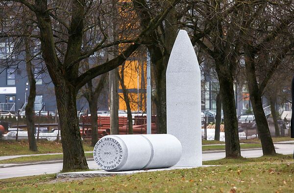 В Вильнюсе открыли памятник инженеру Казимиру Симонавичюсу - Sputnik Литва