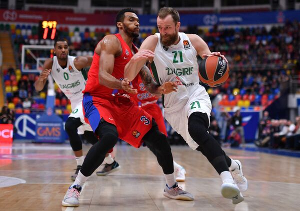 У баскетболистов литовского Жальгириса в Москве украли пять секунд У баскетболистов литовского Жальгириса в Москве украли пять секунд - Sputnik Литва