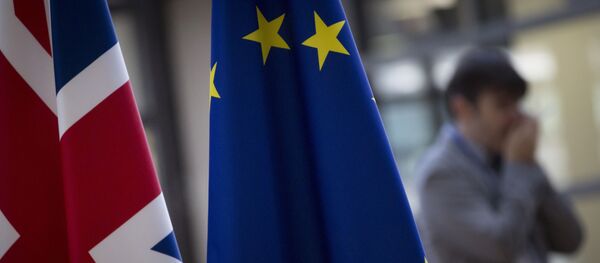Флаги ЕС и Великобритании, архивное фото - Sputnik Литва