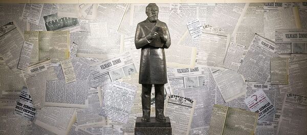 Скульптура Йонаса Басанавичюса Скульптура Йонаса Басанавичюса - Sputnik Литва