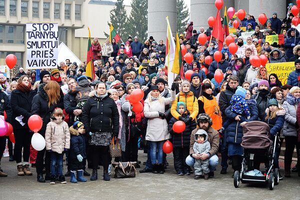 Митинг против закона о ювенальной юстиции в Литве - Sputnik Lietuva