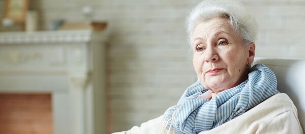 Женщина пьет кофе Женщина пьет кофе - Sputnik Lietuva