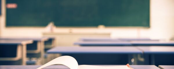 Пустой школьный класс, архивное фото - Sputnik Литва