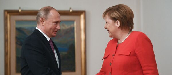 Рабочий завтрак президента России Владимира Путина и канцлера Германии Ангелы Меркель в рамках саммита G20 Рабочий завтрак президента России Владимира Путина и канцлера Германии Ангелы Меркель в рамках саммита G20 - Sputnik Lietuva