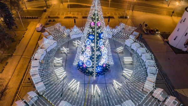 В Вильнюсе зажглась главная елка - Sputnik Lietuva