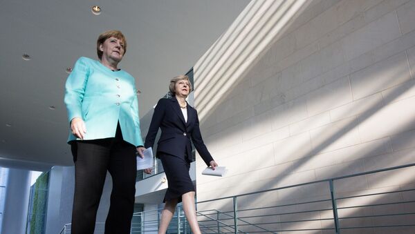Канцлер Германии Ангела Меркель и премьер-министр Британии Тереза Мэй - Sputnik Lietuva