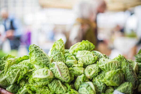 Брокколи на прилавке в магазине - Sputnik Литва