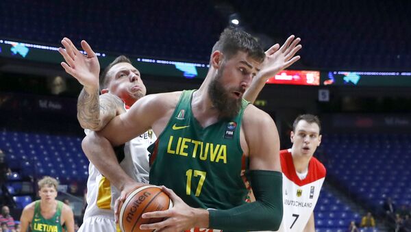 Литовская молния, баскетболист Йонас Валанчюнас - Sputnik Литва