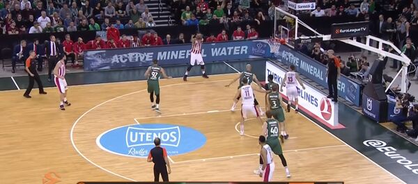 Олимпиакос снова попал под раздачу в Каунасе - Sputnik Литва