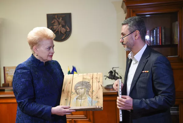 Grybauskaitei Ukrainoje įteiktas apdovanojimas Grybauskaitei Ukrainoje įteiktas apdovanojimas - Sputnik Lietuva