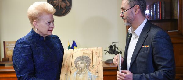 Подарки для Дали Грибаускайте от украинцев - Sputnik Литва