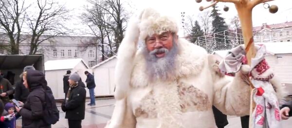 Cъезд Дедов Морозов у вильнюсской елки Cъезд Дедов Морозов у вильнюсской елки - Sputnik Lietuva