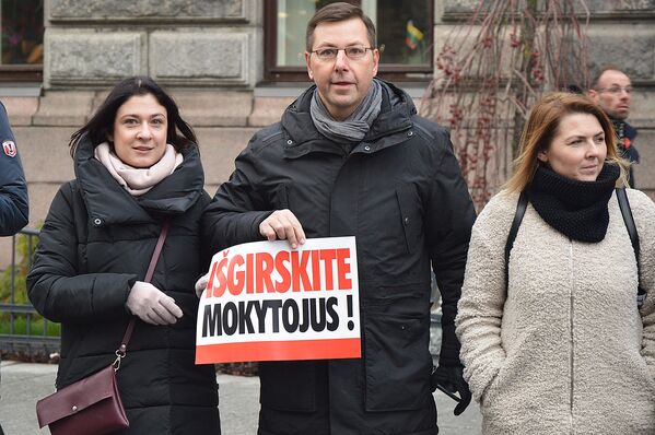 В Вильнюсе прошла массовая акция солидарности с бастующими учителями “Последний звонок”  - Sputnik Lietuva