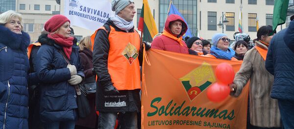 В Вильнюсе прошла массовая акция солидарности с бастующими учителями “Последний звонок”  - Sputnik Литва