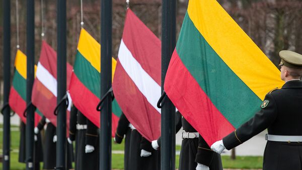 Флаги Литвы и Латвии, архивное фото - Sputnik Литва